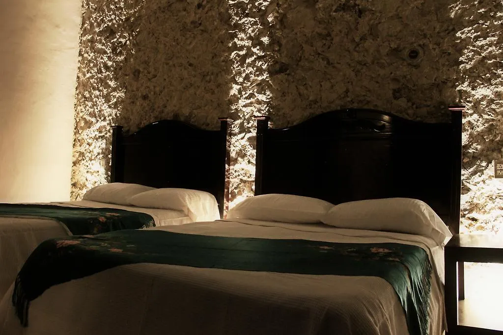 Hotel Zamna Merida 3*,